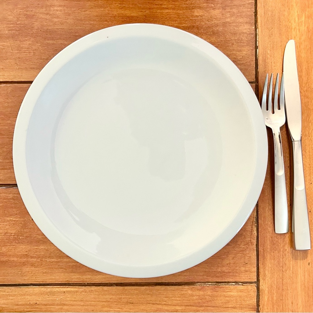 Pottery Barn Du Jour Cafeware White Dinner Plate 10 3/8”